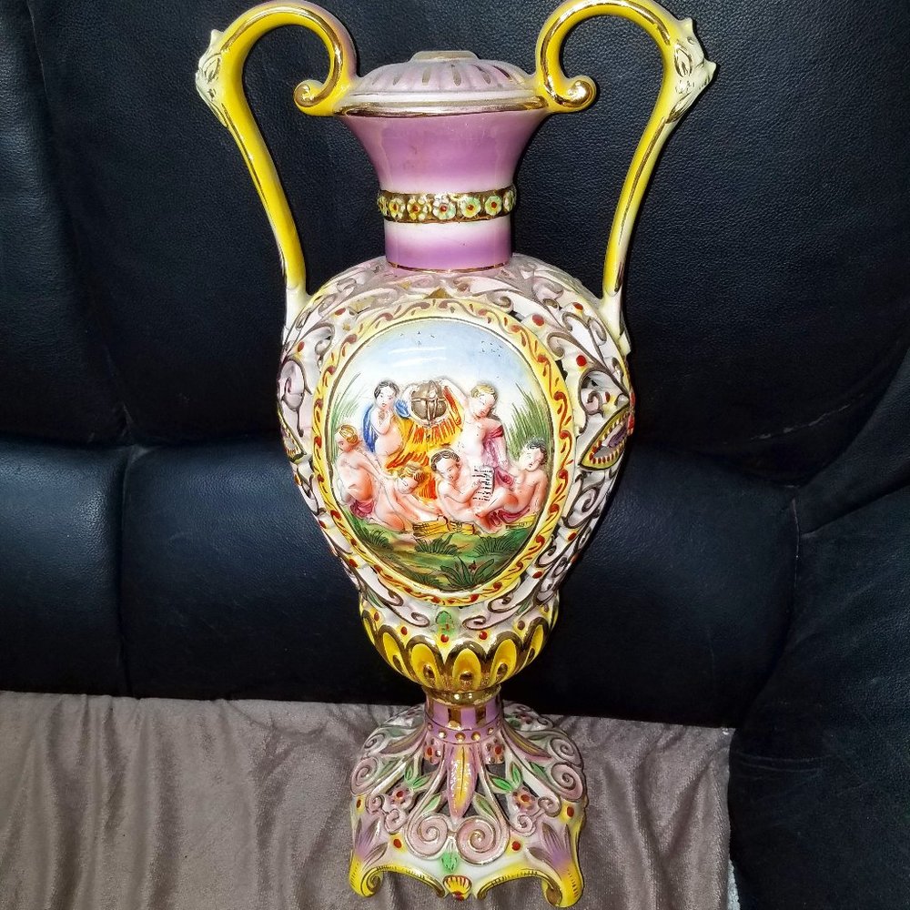 VINTAGE CAPODIMONTE LARGE URN VASE with HANDLE